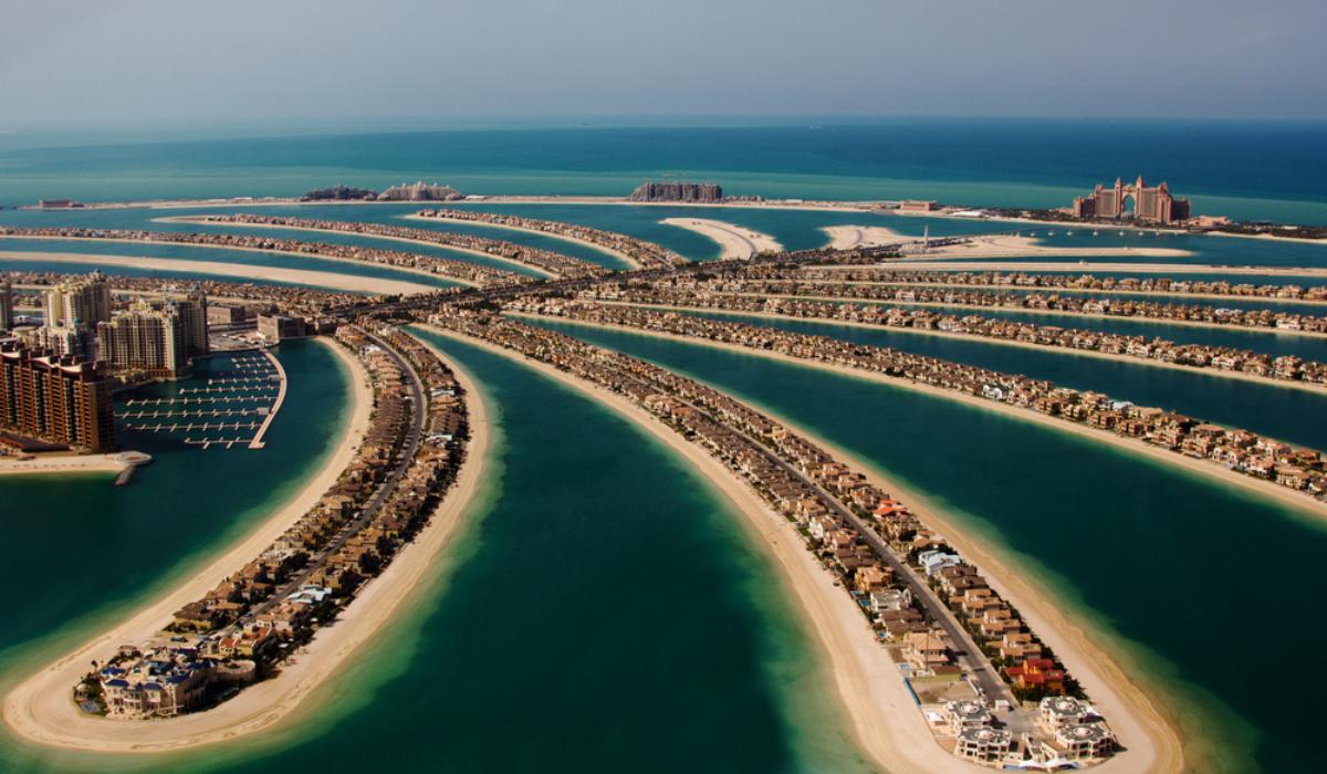 Buy waterfront villas in Palm Jumeirah