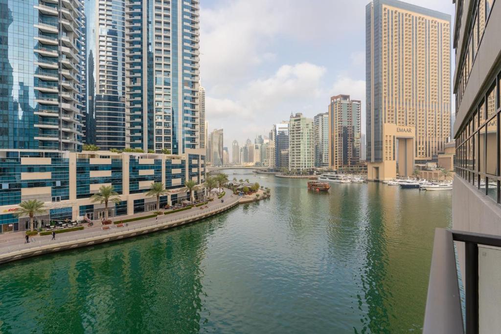Waterfront apartments Dubai Marina