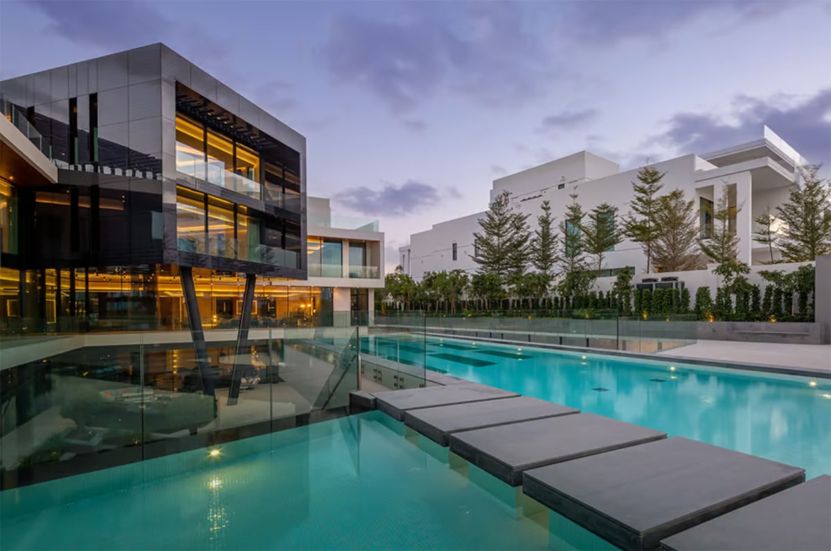 Luxury villas for sale in Emirates Hills